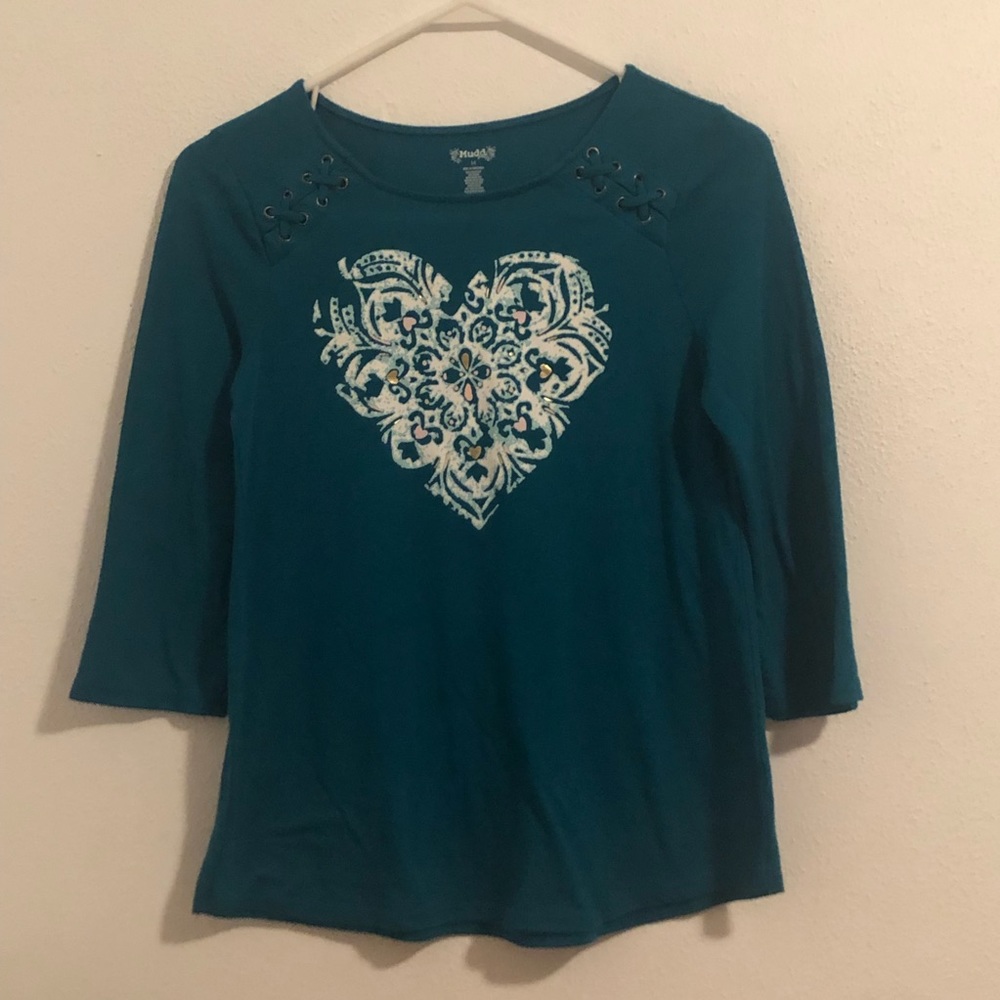 This is a medium-long sleeve shirt and has a cool design on the front.